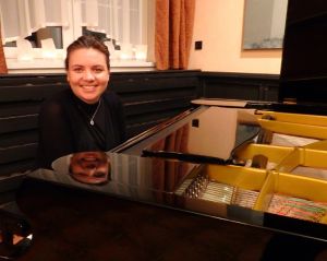 1184th Liszt Evening, Kateryna Titova - piano, Juliusz Adamowski commentary,<br> Oborniki Slaskie, Parlour of Four Muses, 20th Nov 2015. Photo by Jolanta Nitka